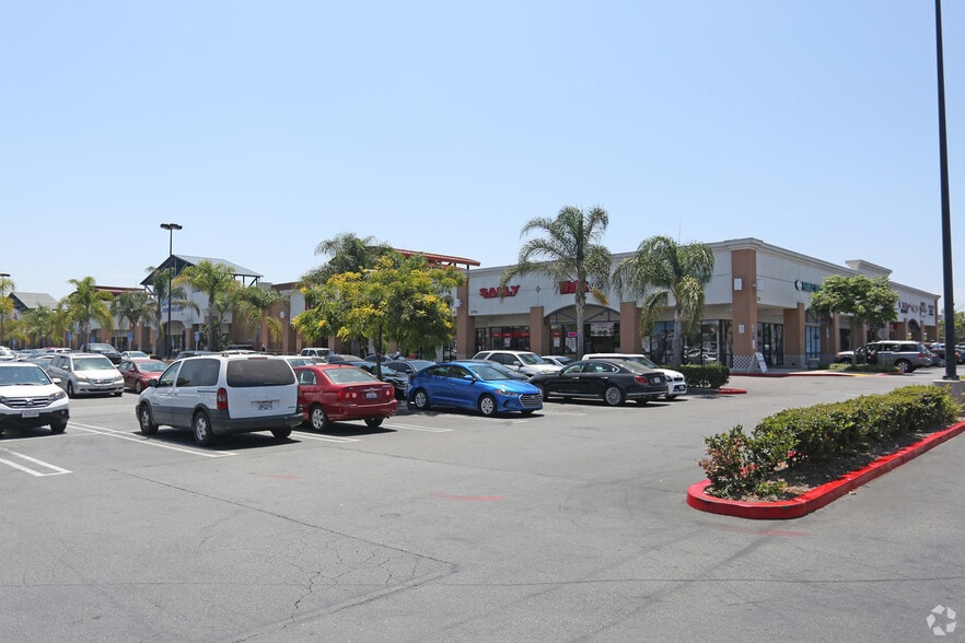 3600-3770 McFadden Ave, Santa Ana, CA for lease - Building Photo - Image 2 of 4