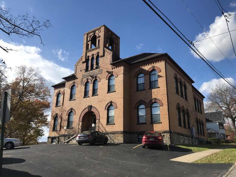 25 Hastings Ave, Oakdale, PA for sale - Building Photo - Image 1 of 1