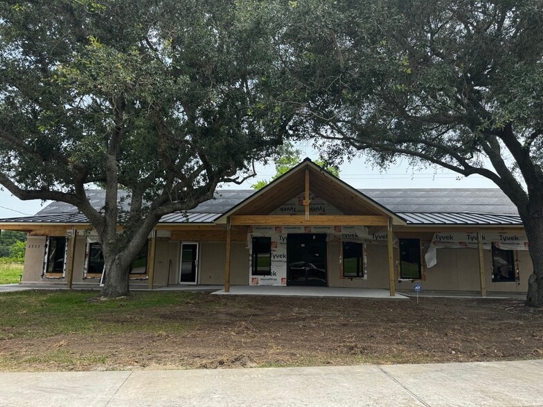 2533 Roy Rd, Pearland, TX for lease - Building Photo - Image 1 of 18