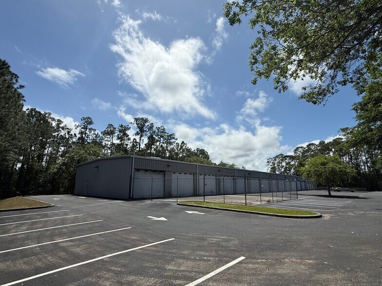 701 Fentress Blvd, Daytona Beach, FL for lease - Building Photo - Image 3 of 32