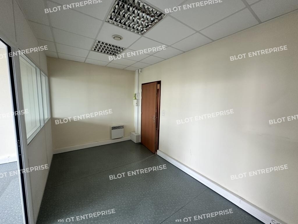 Office in Cesson-Sévigné for sale Interior Photo- Image 1 of 6