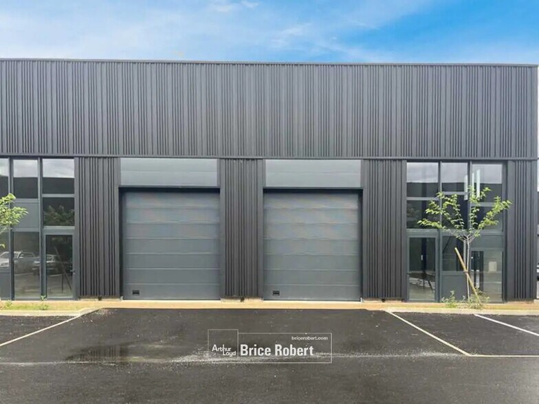 Flex dans Trévoux à louer - Photo du bâtiment - Image 2 de 5