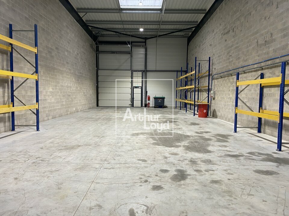 Industrial in Moissy-Cramayel for lease Interior Photo- Image 1 of 6