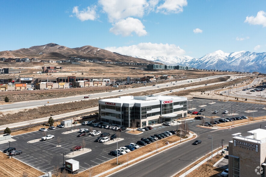 3450 N triumph Blvd, Lehi, UT à louer - Aérien - Image 3 de 17
