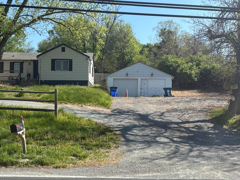 23521 Frederick Rd, Clarksburg, MD for lease - Building Photo - Image 3 of 9