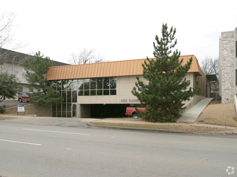 4323 N Classen Blvd, Oklahoma City, OK for sale - Building Photo - Image 2 of 3