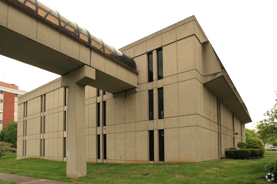 801 Barret Ave, Louisville, KY for lease - Primary Photo - Image 1 of 10