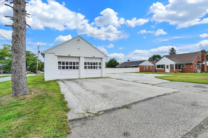 2260 Carlisle Rd, York, PA for sale - Building Photo - Image 3 of 24