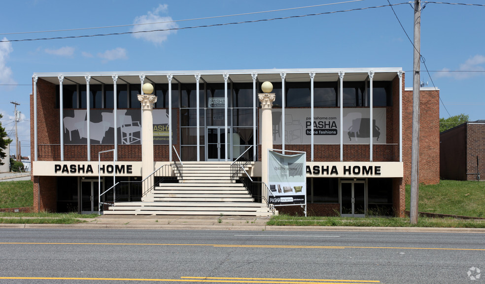 443 S Main St, High Point, NC for lease - Primary Photo - Image 1 of 5