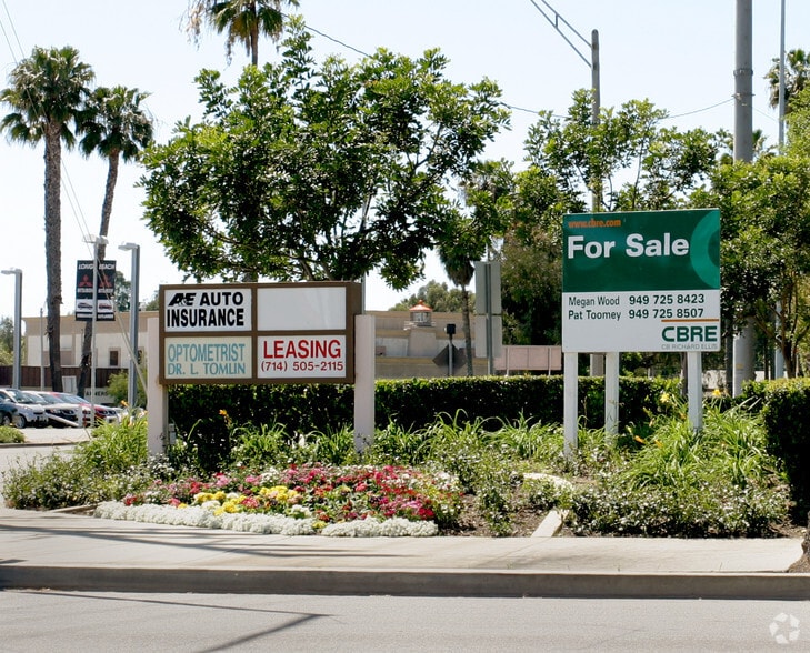 4401-4409 E Los Coyotes Diagonal, Long Beach, CA for lease - Building Photo - Image 2 of 3