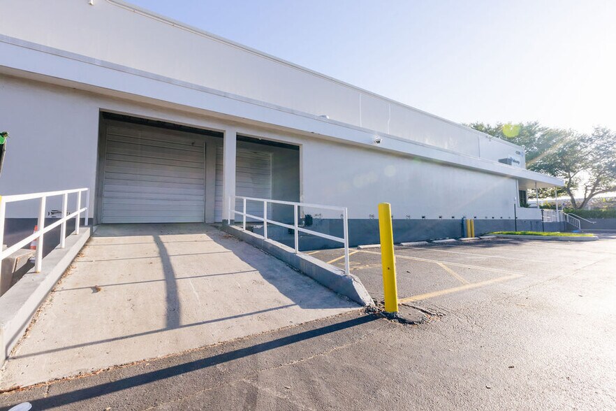 4200 N 29th Ave, Hollywood, FL à louer - Photo du bâtiment - Image 3 de 9