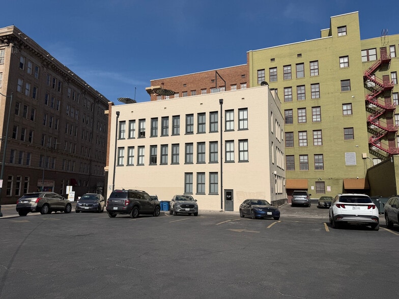 505 E Travis St, San Antonio, TX for sale - Building Photo - Image 2 of 30