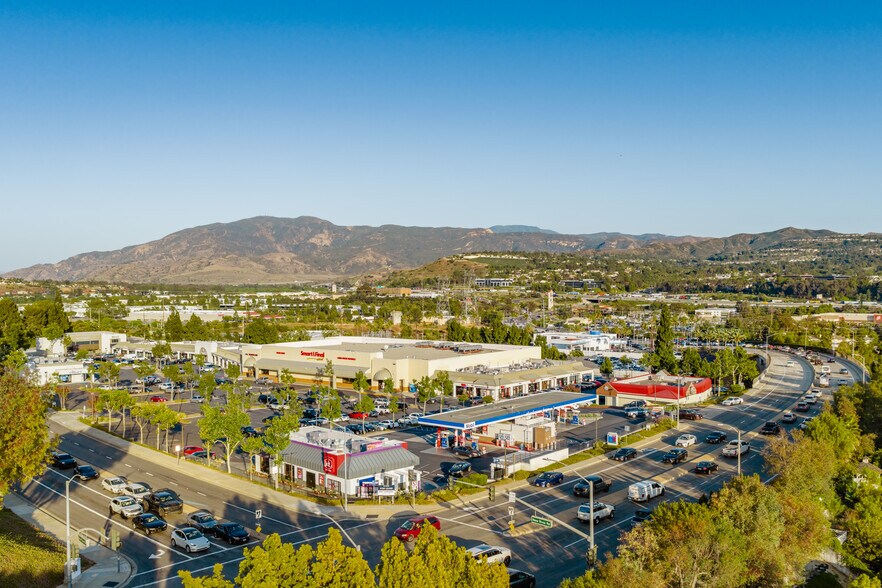 21500 Yorba Linda Blvd, Yorba Linda, CA à louer - Aérien - Image 1 de 20