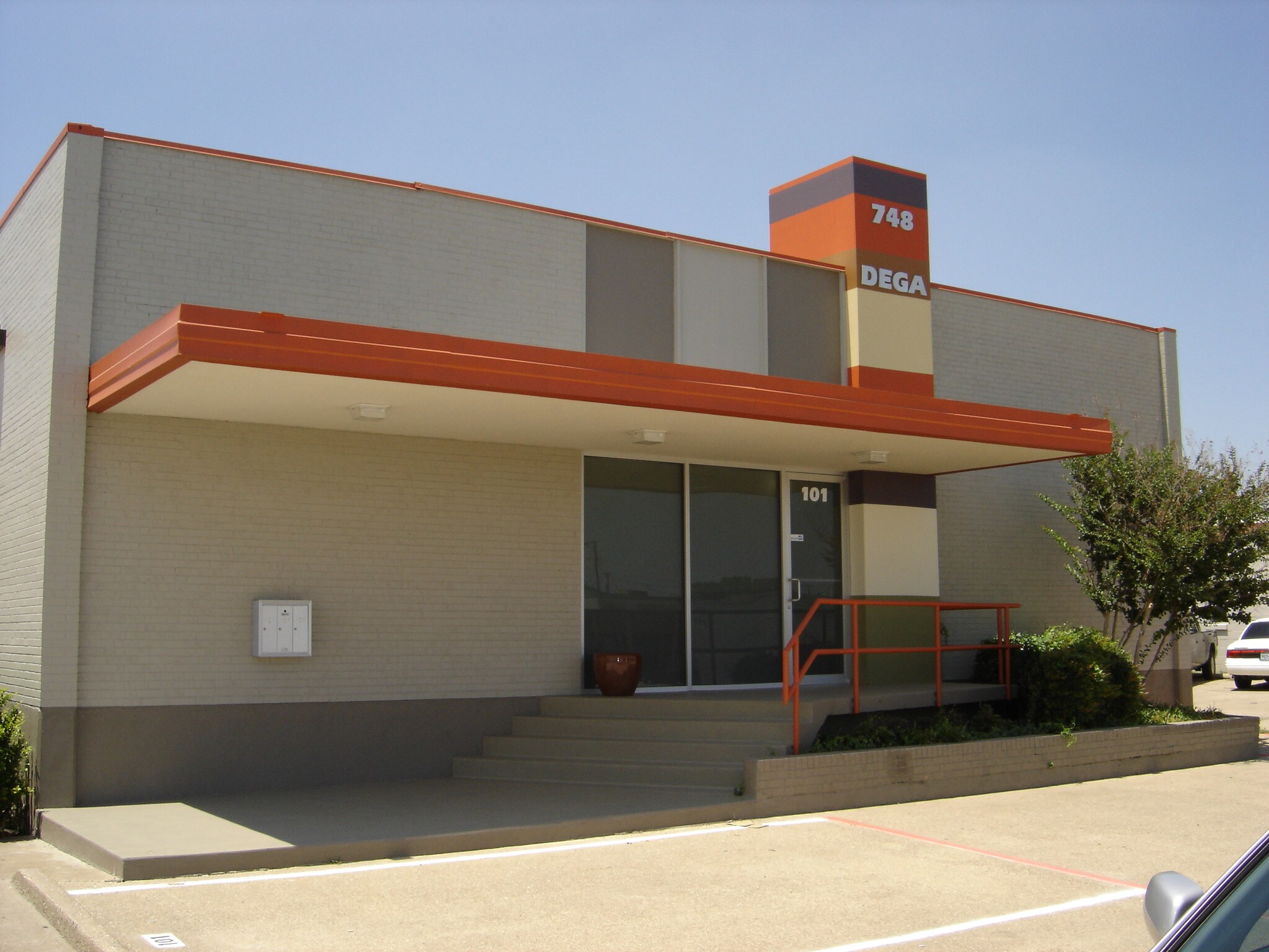748 S Sherman St, Richardson, TX for lease Primary Photo- Image 1 of 8