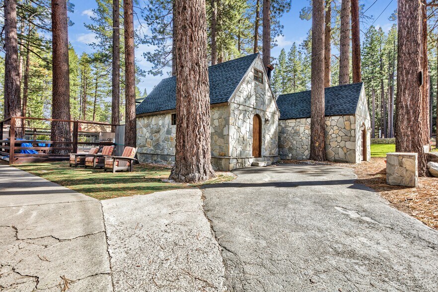 735 Emerald Bay Rd, South Lake Tahoe, CA à vendre - Photo du bâtiment - Image 3 de 16