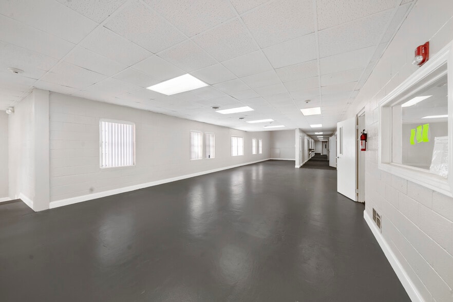 4205 W Broadway St, Pearland, TX à louer - Photo intérieure - Image 1 de 51