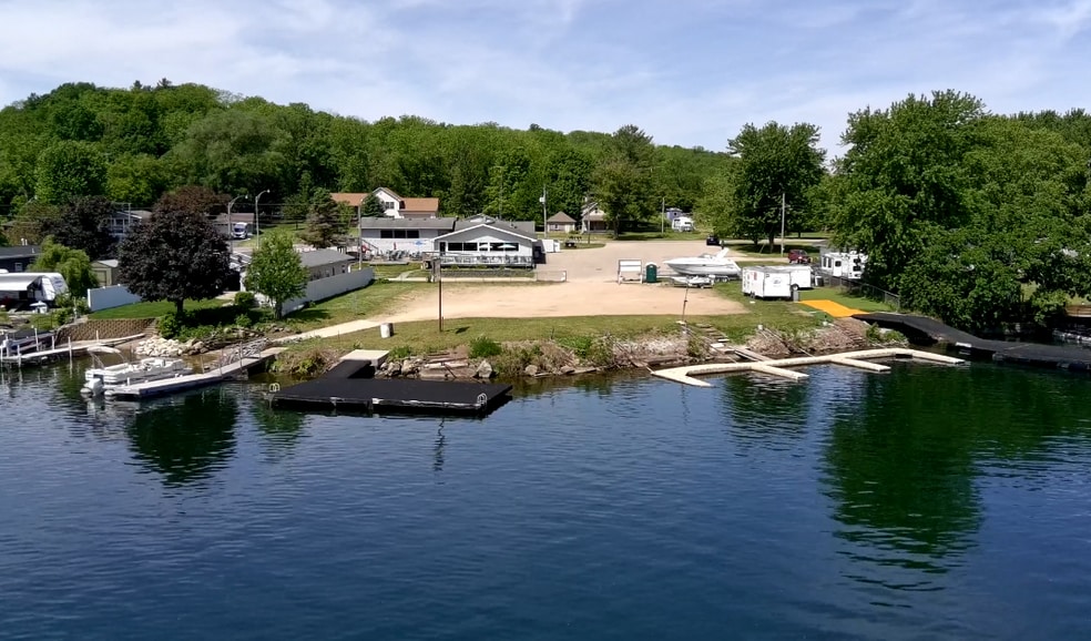 40240 County Road 90, Mazeppa, MN for sale - Building Photo - Image 1 of 10