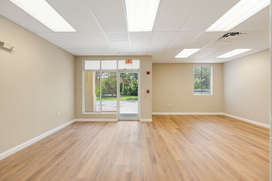 3449 Technology Dr, North Venice, FL à louer - Photo intérieure - Image 3 de 20