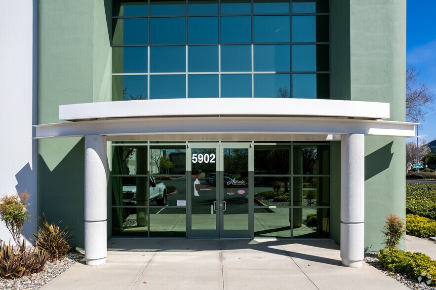 5902-5948 Las Positas Rd, Livermore, CA à vendre - Photo du bâtiment - Image 3 de 5