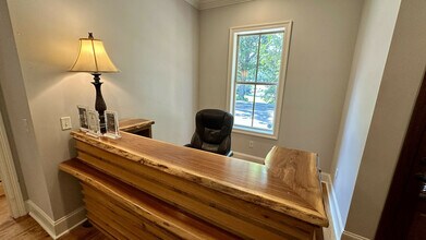 216 W Jackson St, Ridgeland, MS for lease Interior Photo- Image 2 of 2