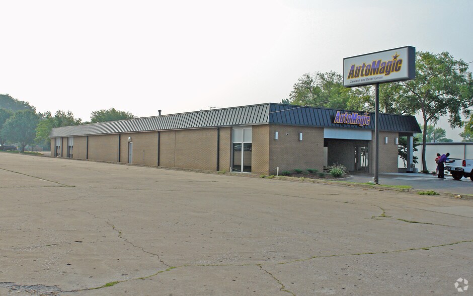 3274 N College Ave, Fayetteville, AR for sale - Primary Photo - Image 1 of 2