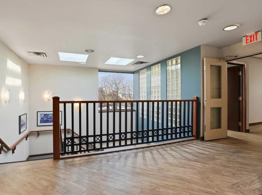 5233 49 Ave, Red Deer, AB à louer Photo intérieure- Image 1 de 5