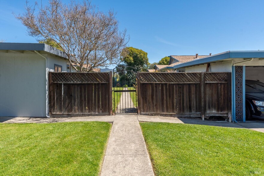 649 Leslie St, Ukiah, CA for sale - Building Photo - Image 3 of 37