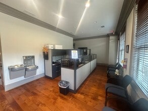 514 W Maple St, Cumming, GA for lease Interior Photo- Image 2 of 17