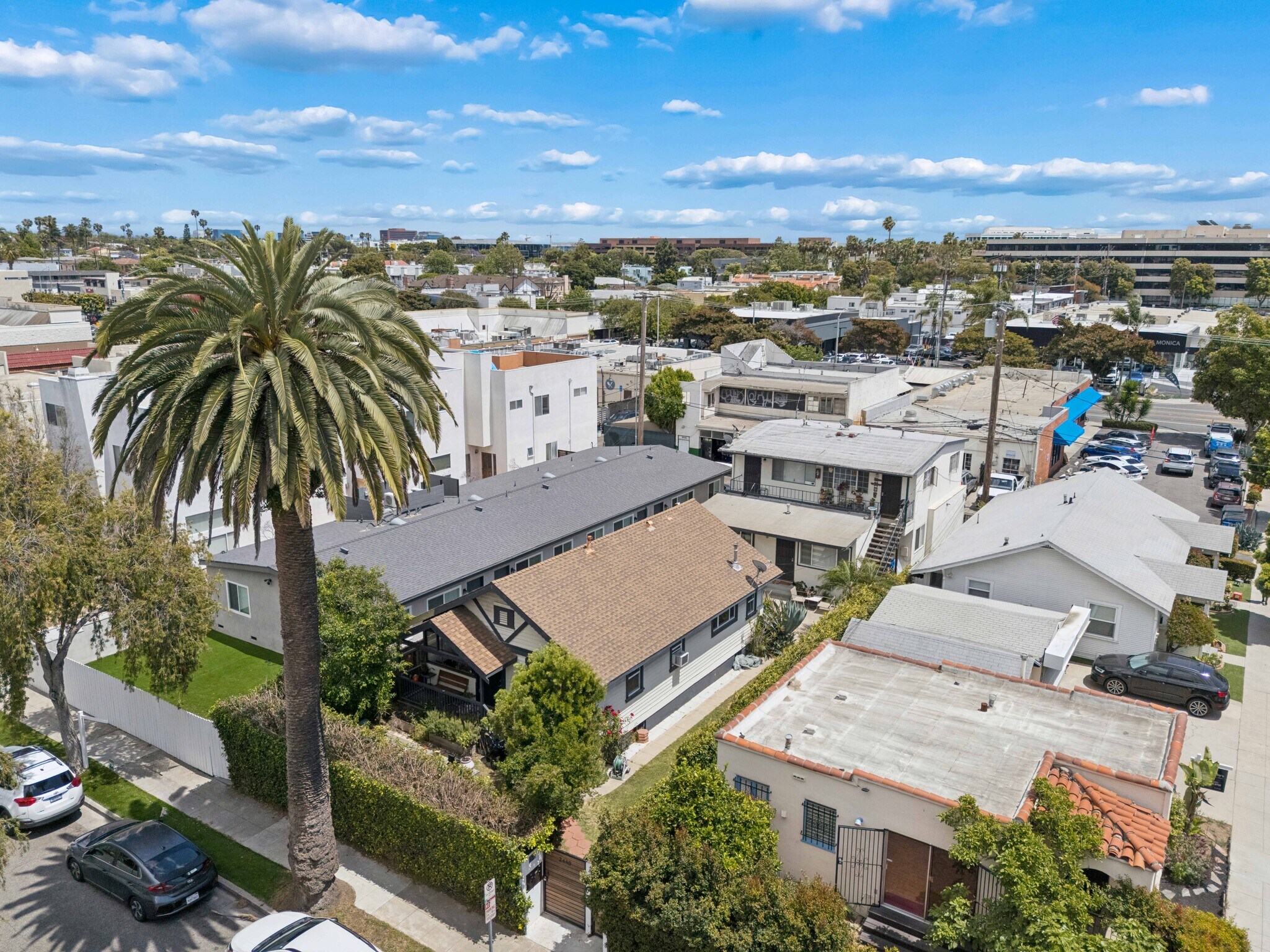 2440 Chelsea Pl, Santa Monica, CA à vendre Photo du bâtiment- Image 1 de 8