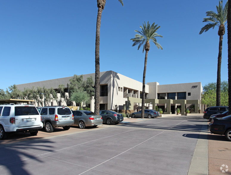 7377 E Doubletree Ranch Rd, Scottsdale, AZ à vendre - Photo du bâtiment - Image 1 de 1