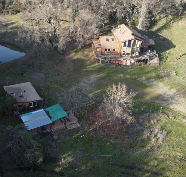 6051 Ridge Rd, Lakeport, CA à vendre - Photo du bâtiment - Image 3 de 5