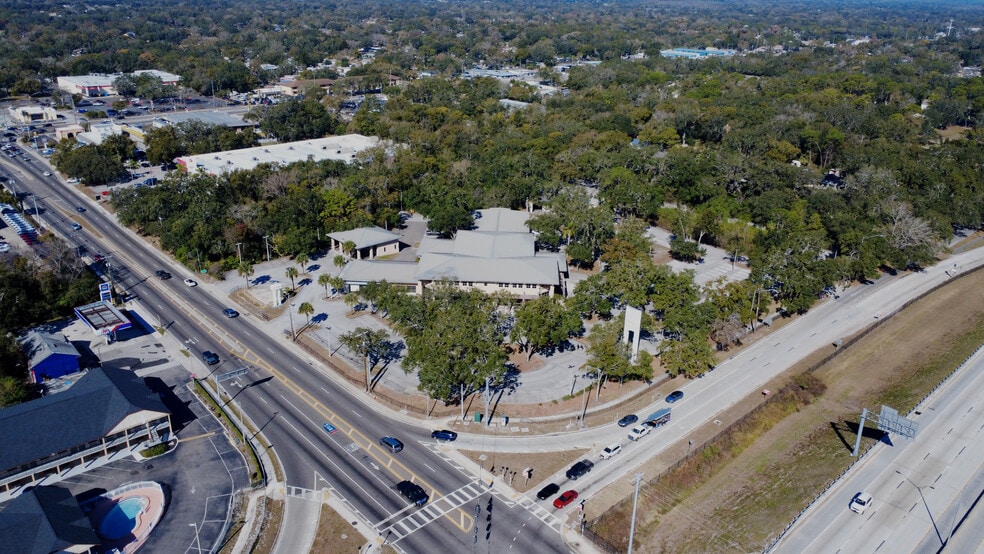 320 E Fletcher Ave, Tampa, FL à vendre - Photo du bâtiment - Image 2 de 18