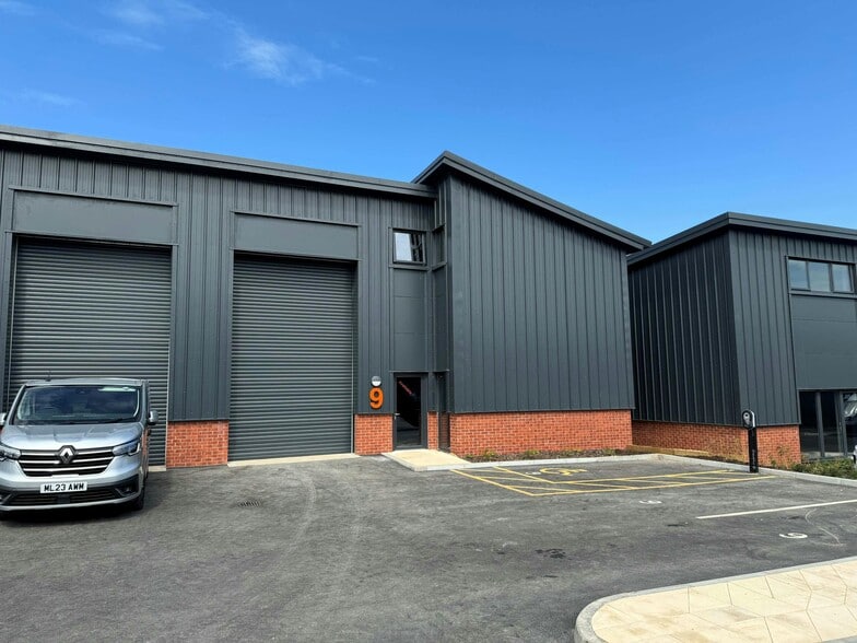 East Horton Knowle Ln, Eastleigh for lease - Building Photo - Image 2 of 37