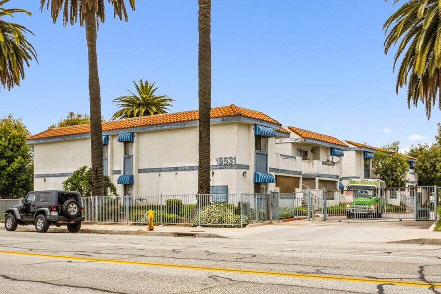 19531 E Cienega Ave, Covina, CA à vendre - Photo principale - Image 1 de 17