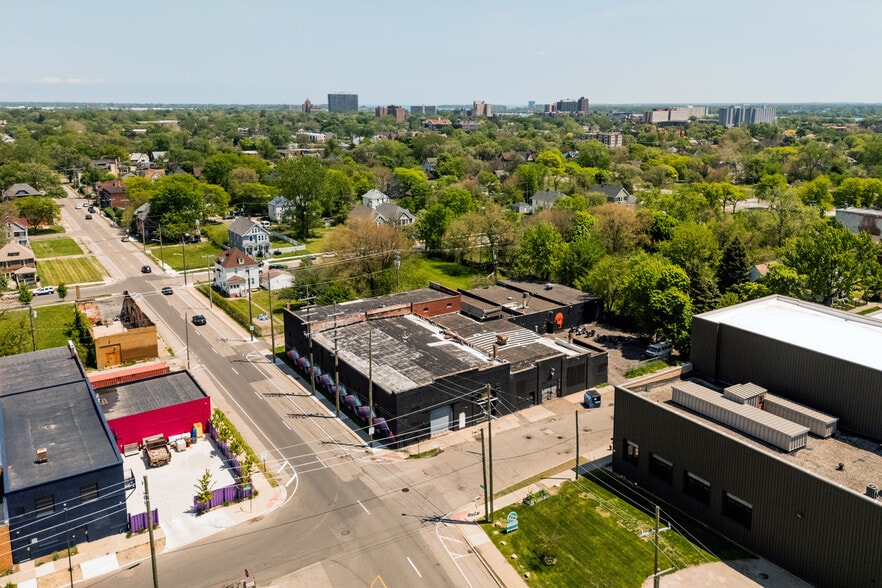 2232-2240 Bellevue St, Detroit, MI for sale - Building Photo - Image 2 of 6