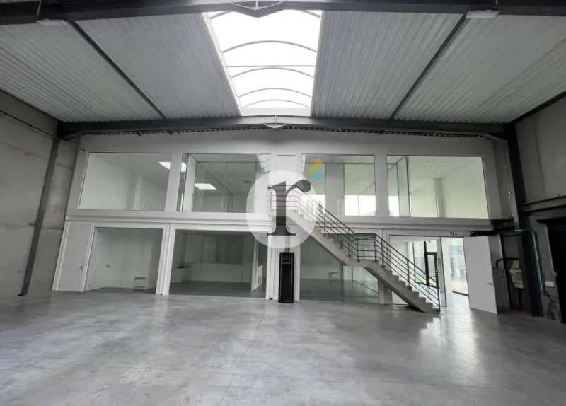 Office in Roncq for lease - Interior Photo - Image 1 of 11