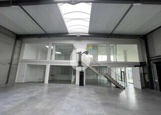 Plus de détails pour Bureau, Local d'activités à louer