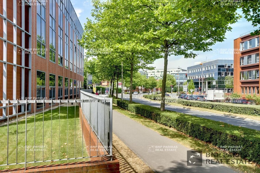38 Boulevard Paul Cézanne, Guyancourt for lease - Building Photo - Image 3 of 7