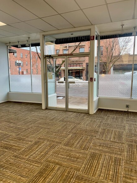 1011 Main St, Klamath Falls, OR for lease - Interior Photo - Image 3 of 14