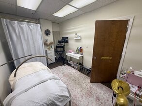 2500 W Broad St, Athens, GA for lease Interior Photo- Image 2 of 2