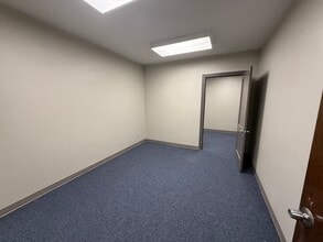 121 S Broadway Ave, Tyler, TX for lease Interior Photo- Image 2 of 3