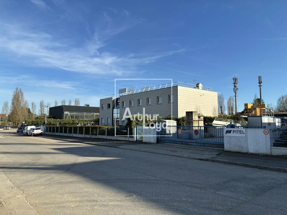 Flex in Morangis for lease Building Photo- Image 1 of 7