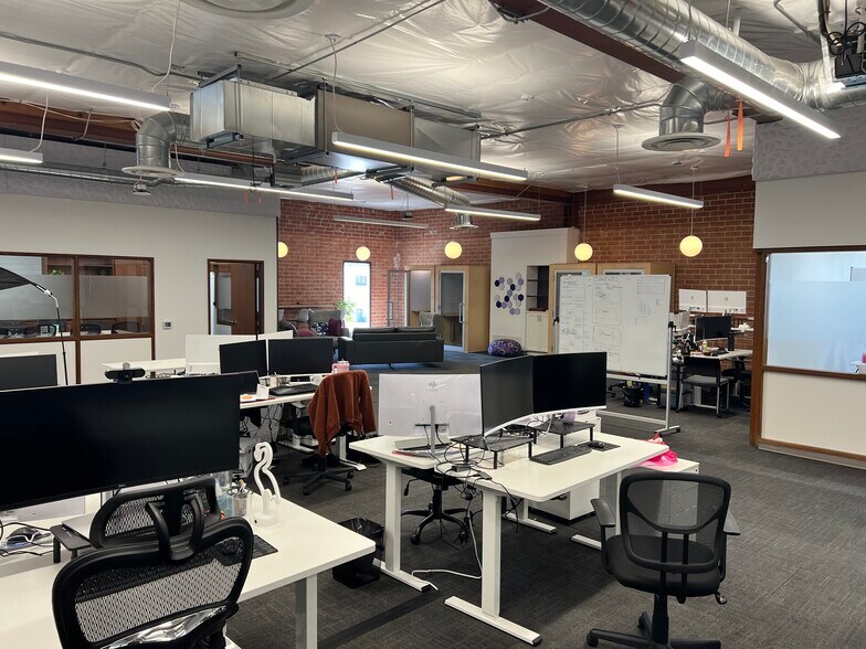 1699 W Grand Ave, Oakland, CA à louer - Photo intérieure - Image 2 de 9