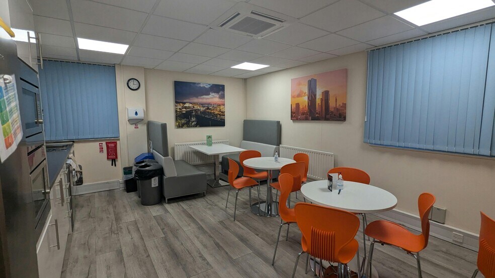 7 Sopwith Way, Daventry à louer - Photo du bâtiment - Image 3 de 12