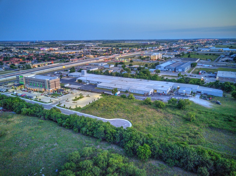 1942 S Interstate 35, San Marcos, TX for sale - Building Photo - Image 3 of 26