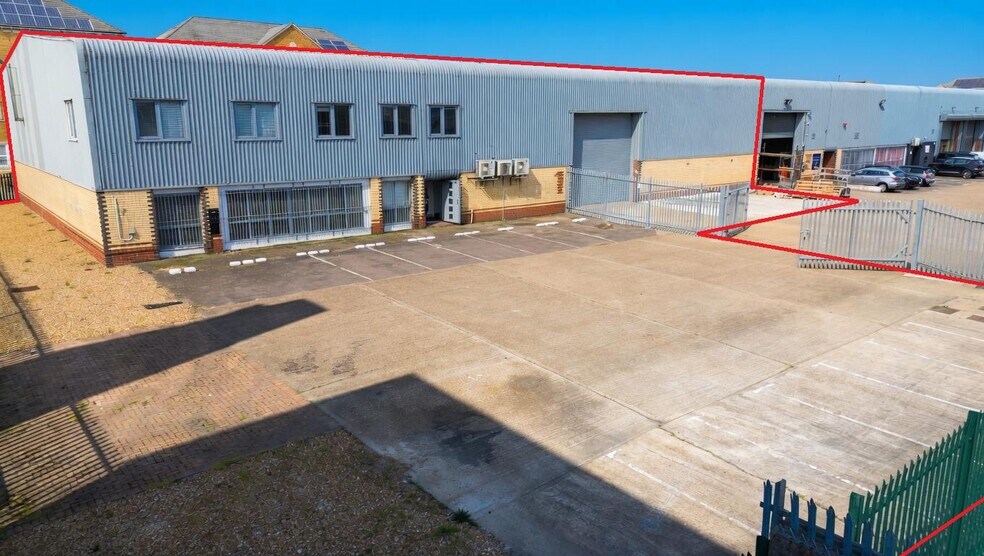 Slade Green Rd, Erith à louer - Photo du bâtiment - Image 1 de 10