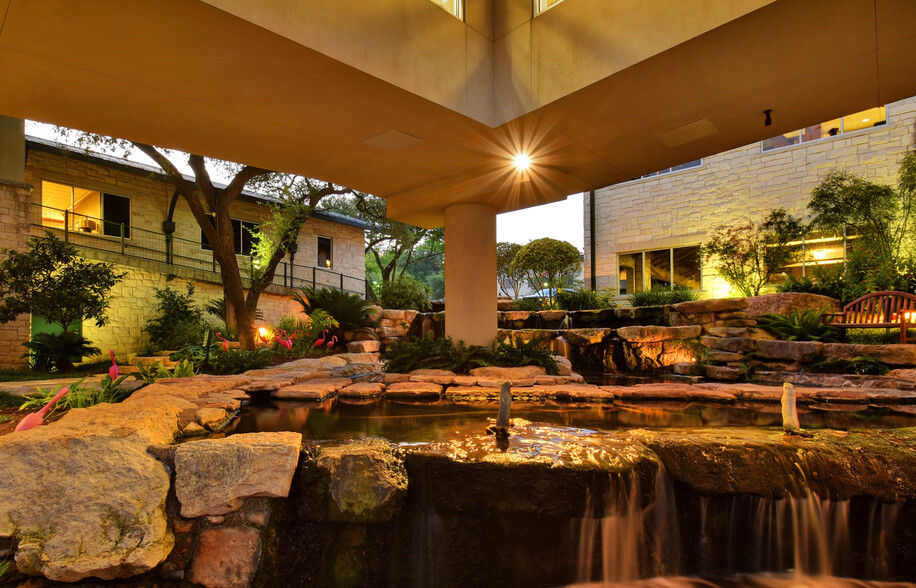 5656 Bee Caves Rd, Austin, TX for sale - Building Photo - Image 1 of 1