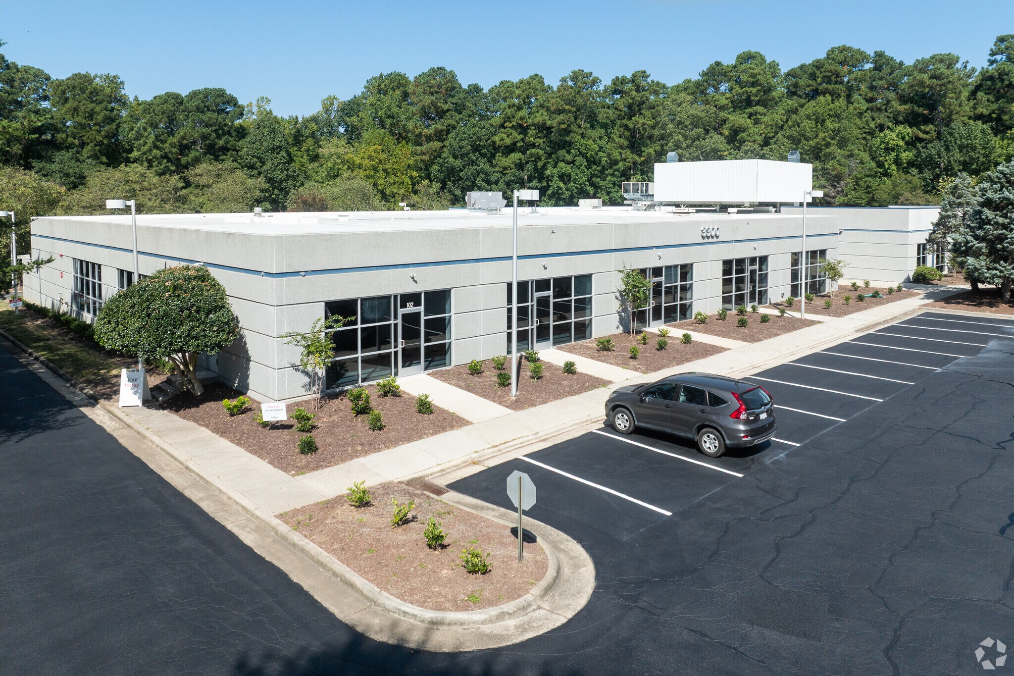 3300 Gateway Centre Blvd, Morrisville, NC à louer Photo principale- Image 1 de 21