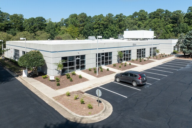 Plus de détails pour 3300 Gateway Centre Blvd, Morrisville, NC - Coworking à louer