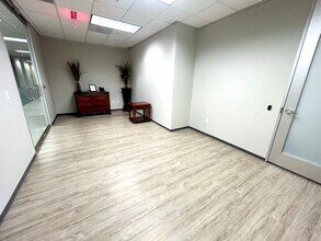 12301 Kurland Dr, Houston, TX for lease Interior Photo- Image 2 of 6